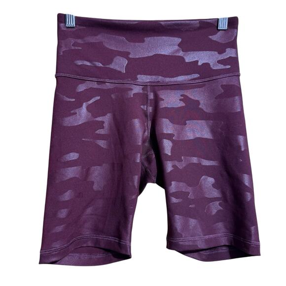 NWT Old Navy Active Go Dry Maroon Camo Biker Shorts Small - Picture 1 of 5